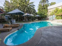 La Casa Roja Hostel Hotels near Parque Quinta Normal