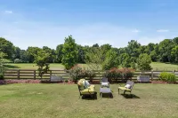 The Parkview: 4,120 SF Luxe - 3-min to DT Franklin
