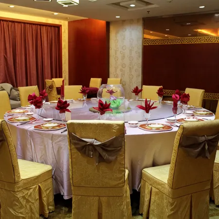ZhuoYue Tianhe Hotel