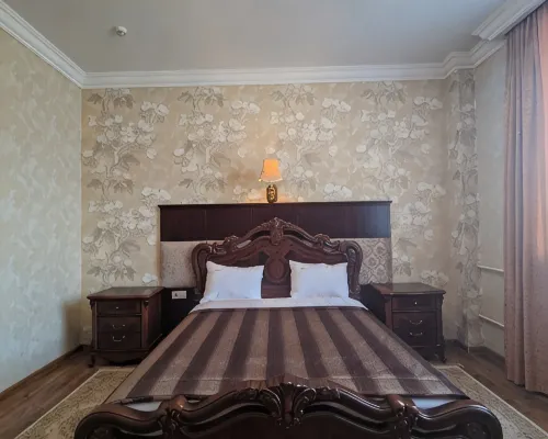 Evropa Hotel チェルケスクのホテル
