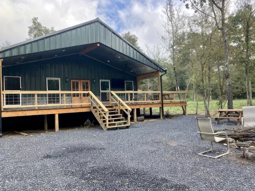 Livin on the Edge Cabin in Albert Pike Recreation Area. Beautiful place to stay! - Alphydda