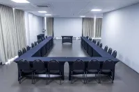 Fratele Business Hotel - 4 estrellas