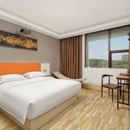 Fengcheng Xinyue Shangpin Hotel (Fengcheng High-Speed Railway Station)