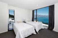 The Alpine Lakeview Luxe Retreat VI by Peakhost - Villas