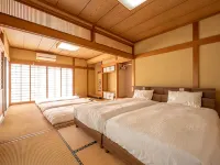 The Capital of Sakuratarō & Momijirō Hotels in Asakura