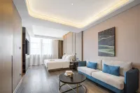 Tongliao Wanda Plaza Xilamulun Street Atour Hotel - parking
