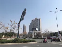 Yunwu Theme Apartment (Xinxiang Huazhong Branch) - balcon