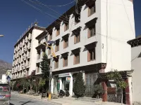 得榮達旺商務飯店 得榮住宿飯店