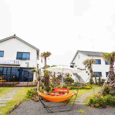 Jeju Swieonggapseoye Pension Hotel Exterior