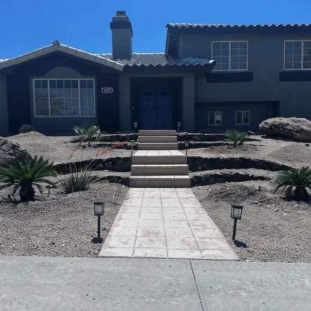 Spacious 5-bedroom house with WiFi, New Pool and Hot Tub, tons of parking