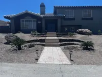 Spacious 5-bedroom house with WiFi, New Pool and Hot Tub, tons of parking