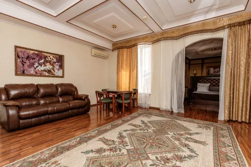 Staryij Rostov Hotel - 2 ดาว