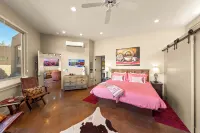 "SERENE DESERT GETAWAY" La Casa Coyote, Kayenta Art Village W/Views of Red Rock