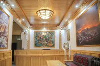 Luqu Plateau Darzong Hotel - Ramah Hewan Peliharaan