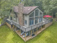 Secluded House by the Creek in charming Cresco