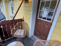 Cozy 2-bedroom apartment in Warren with AC, WiFi Hotels in Warren