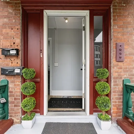 Modern 2BR • Mins to Univ, Zoo, Destiny & Downtown