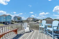 Ocean View-Pet Friendly- 1min walk to beach-sleeps 6