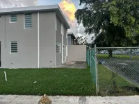 Spacious Family Friendly 4BR Home Near Beach - 2-Star