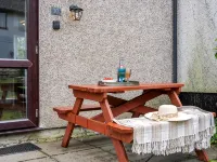 Perfect place for family time with nice shared swimming pool and playground 헤일 호텔