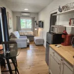 Charming studio in delightful Spring Branch for a quick, tranquil stay. - Apartments