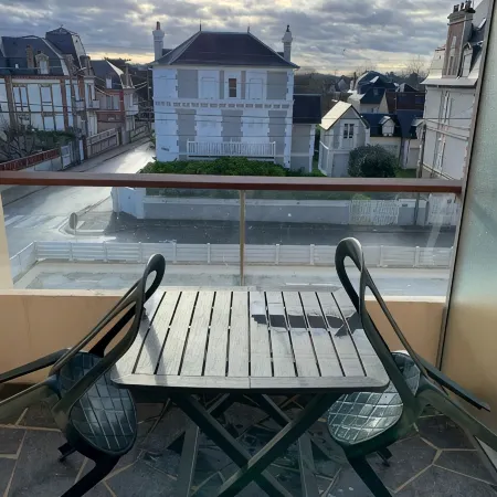 Studio waterfront Cabourg, garden view