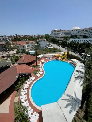 Side Palm d'or Hotel - วิวภูเขา