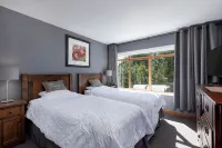 Best Whistler Village location | Free parking | Pool/Hot tub | 2-level condo - Jacuzzi