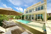 Modern and spacious villa with private pool with ocean sunset view - 수영장
