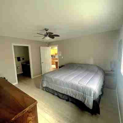 Fully accessible 3 bed 2 bath entire suite! Rooms