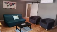 Wine Alley West Suite