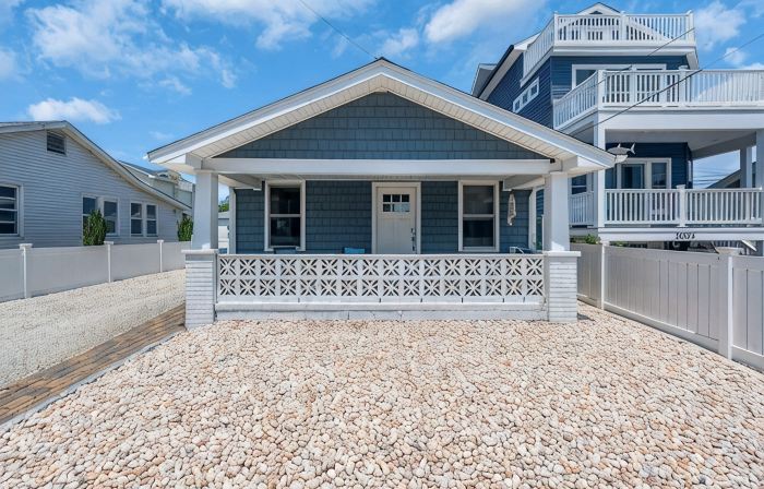 1 Block to Beach, Linens + Towels, BBQ, AC