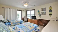 2nd Row House - 2 min walk to beach, oversized screened porch and ready for fun - Boutique