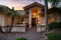 🏜🌵Good Vibes~Pool~ Hot-Tub~ GIG Wi-Fi ~Sleeps 9~Game Room ~BBQ🏜🌵