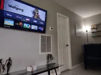 Sunshine Acre. King Master Suite & BIG Yard Hotels in Davie