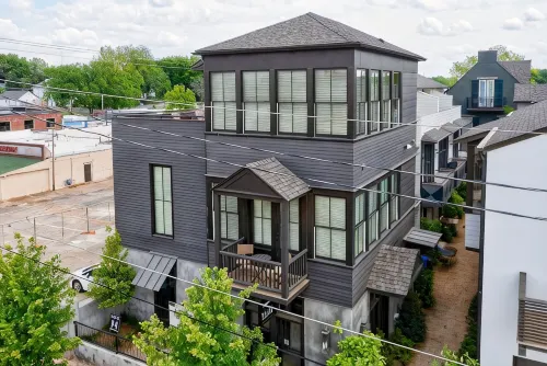 3 Story 2Br-2.5BA Townhouse w/Terrace/Pool Downtown ATL