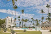 Beachfront Playa Turquesa 2 BR/2 BA Penthouse Condo W/Rooftop 50mbps WIFI - واي فاي