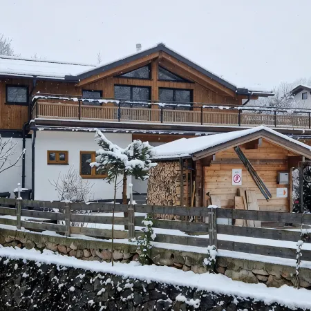 Comfortable vacation home near ski slopes, large sunny garden