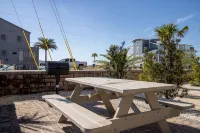 Beach Paradise - Perfect Ocean Sunset Views with Pool & Sauna & Breakfast! - 4つ星