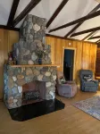 Cozy Log Home across from Phillips Lake-Four Season Fun - Chalets