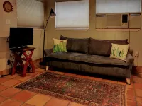 Studio Apartment in Historic Neighborhood - Homestays