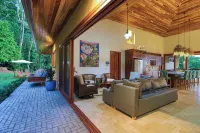 Vista Sirena: Expansive Ocean View 4 bedroom / 4.5 bath home above Dominical