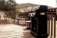 Awesome house & Kaweah River access and 5 miles to Sequoia Park