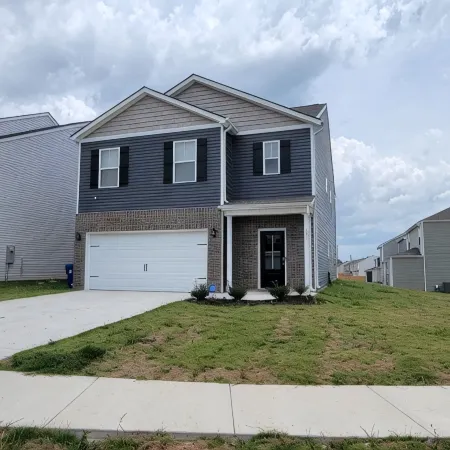 Beautiful new home with lake view near hiking trails