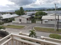 Spacious, Centrally Located 2BR Apartment: The Heart of Kingston - บังกะโล