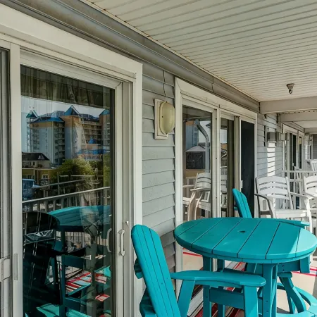 4 Bed W/ Pool Steps to the Beach/Ride