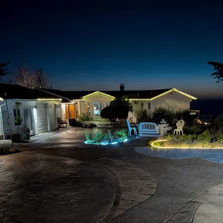 Sparkling Clean, Private & Quiet! Amazing Ocean Views [2]
