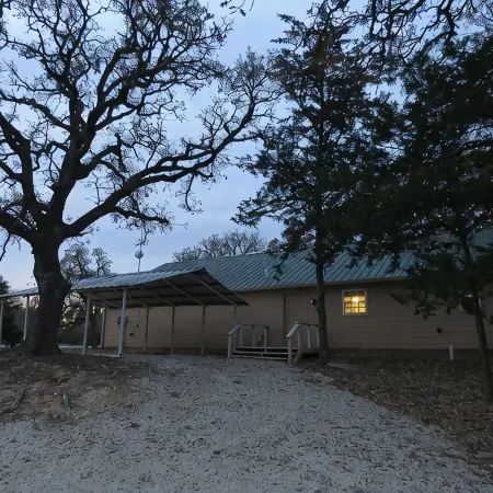 Gorgeous 2 Bed 2 Bath House on 3 Acres on Hwy 82