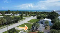 SOUTH BEACH & PARK Just Steps Away • STARFISH COTTAGE • Cute Cozy Vero Beach