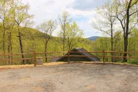 Cozy Cabin; no hurricane damage; we would love your support! - Feriehus
